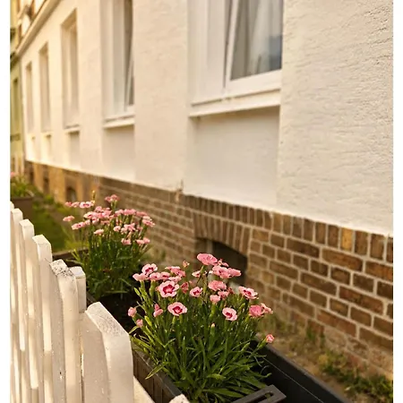 Garden - Near & Easy Parking